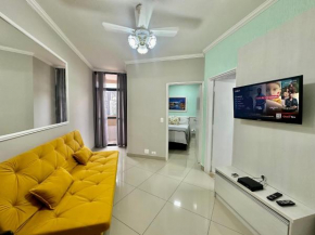 Studio reformado c ar e garagem internet rápida